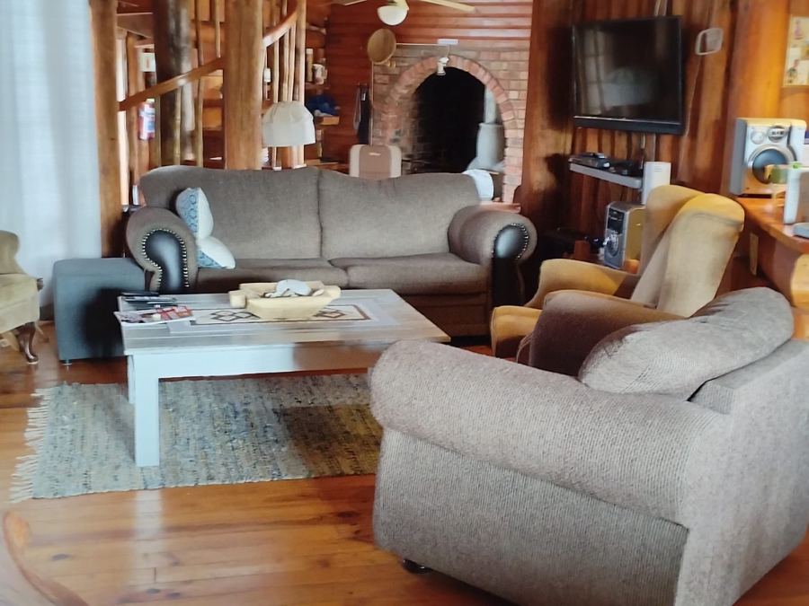 3 Bedroom Property for Sale in Boggomsbaai Western Cape